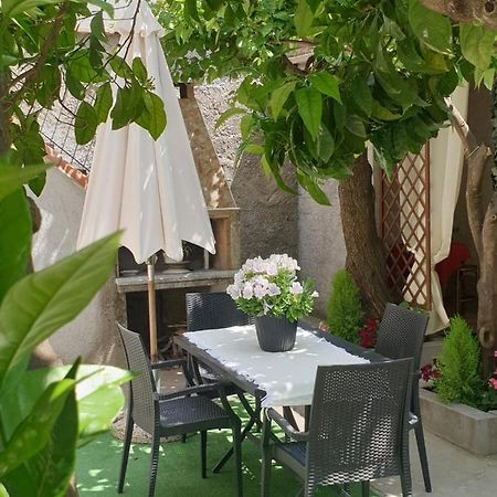 Casa vacanze con giardino e area barbecue Martis Esterno foto